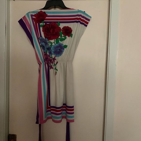 Top - Picture 2 of 3